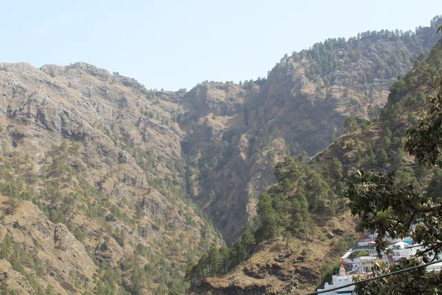 वैष्णो देवी — आसपास