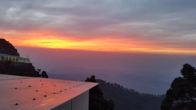 वैष्णो देवी — मंदिर बाहर से