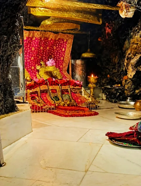 वैष्णो देवी — मूर्ति