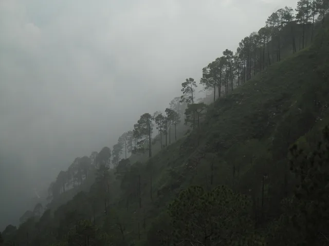 वैष्णो देवी — मंदिर बाहर से